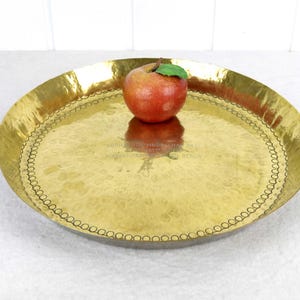 Bandeja de cuenco de latón premio honorífico desfile de moda 1939 gremio de sastres masculinos Berlín Art Déco martillo golpe hecho a mano estante impulsado diseño de los años 30