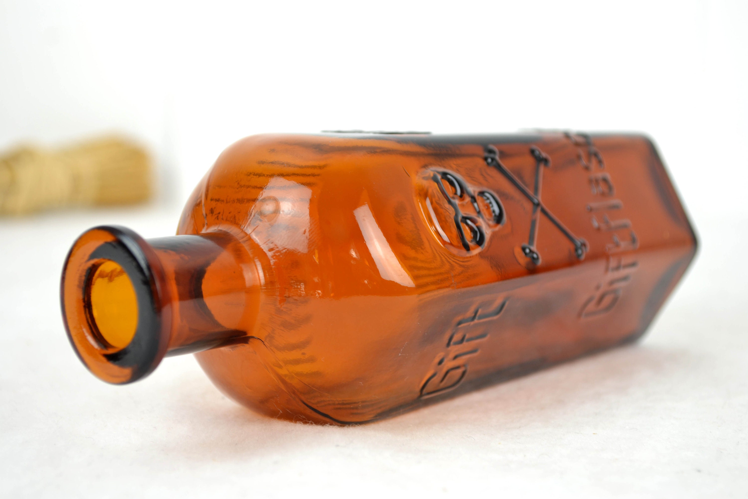 古い毒瓶、頭蓋骨、薬瓶、1930年代のガラス瓶、薬局、実験室の瓶、薬