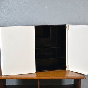 Wall cabinet Carrara and Matte CM Mod. Cortina Italy 60s 70s bathroom cabinet medicine cabinet Utensilo mid century small furniture furniture storage
