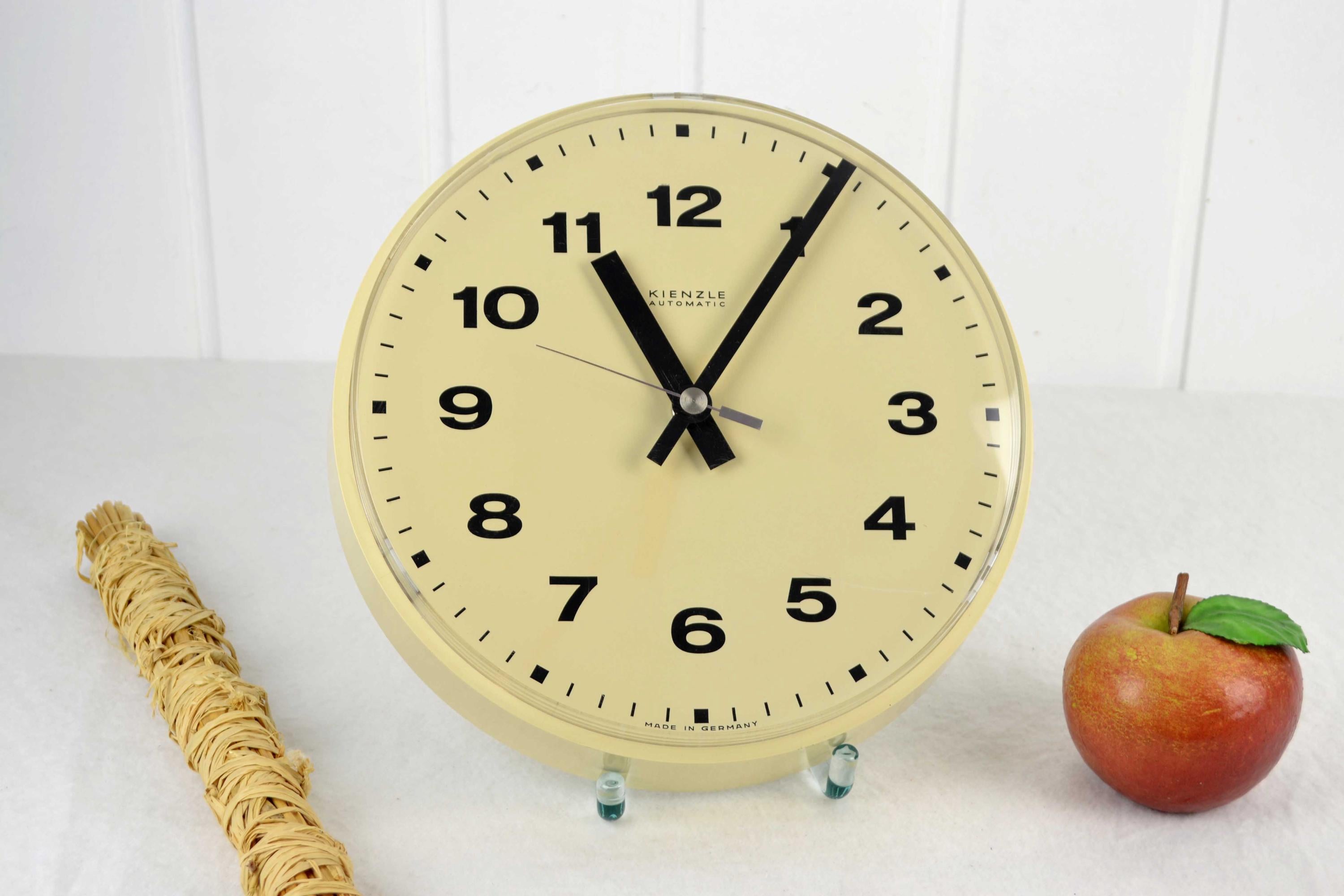 Kienzle Automatic Wall Clock, 1960s/70s, Kienzle Movement 616 B