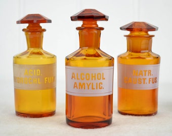3 Apothekerflaschen 20er 30er Alkohol Acid Natrium Emaille Glas Flasche Facettiert geschliffen Apotheke Laborflasche Vintage Deko Chemie