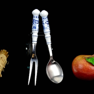 Serving cutlery meat fork serving spoon DDR Auer cutlery porcelain handle onion pattern cutlery fork spoon porcelain handle design vintage