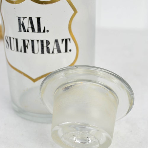 Antique pharmacist shops bottle 1900 potassium sulfuratum sulfur liver enamel glass bottle faceted ground pharmacy laboratory bottle vintage decoration