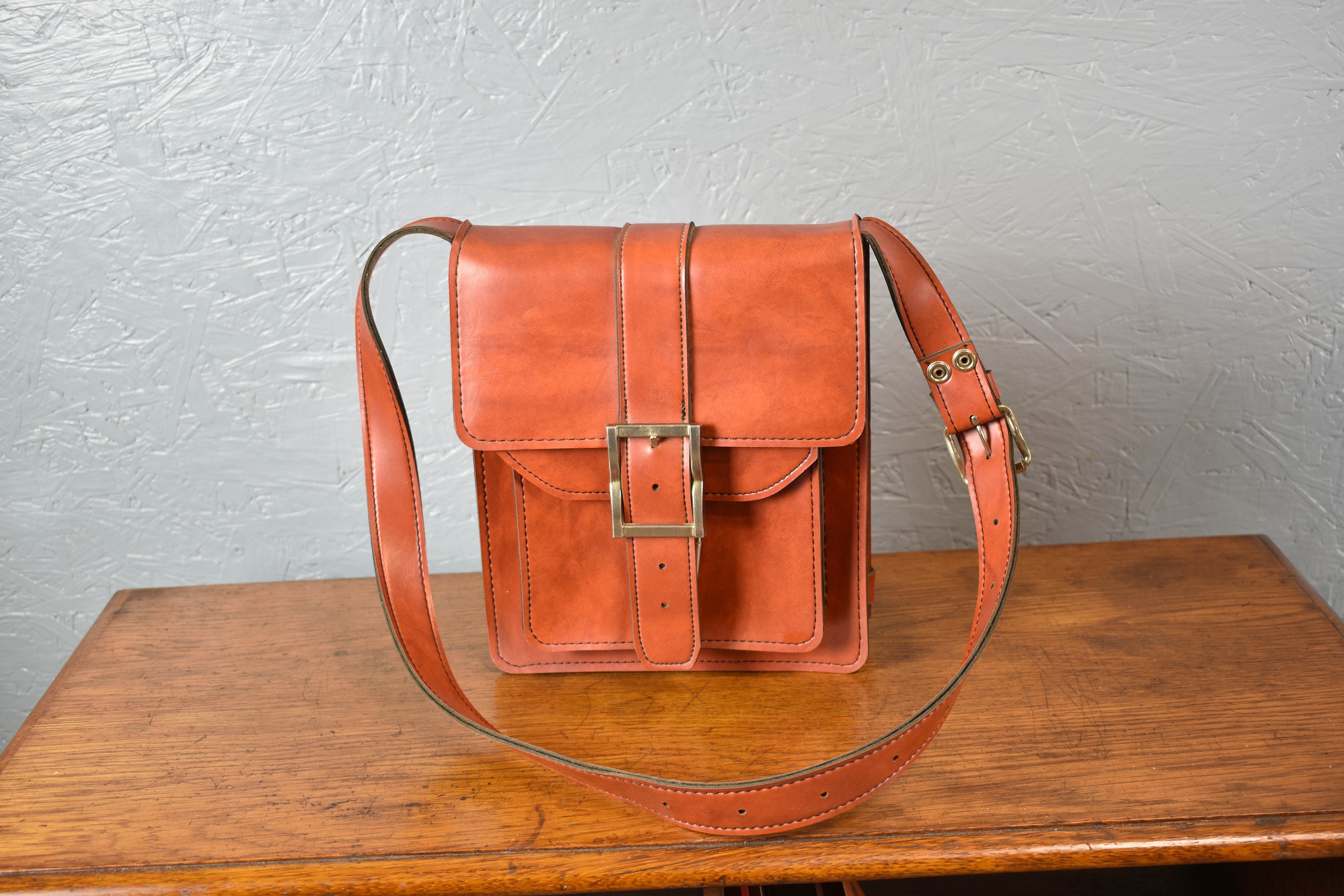 Unisex Shoulder Bag, 60s/70s Vintage Design, Retro Bag for Men and