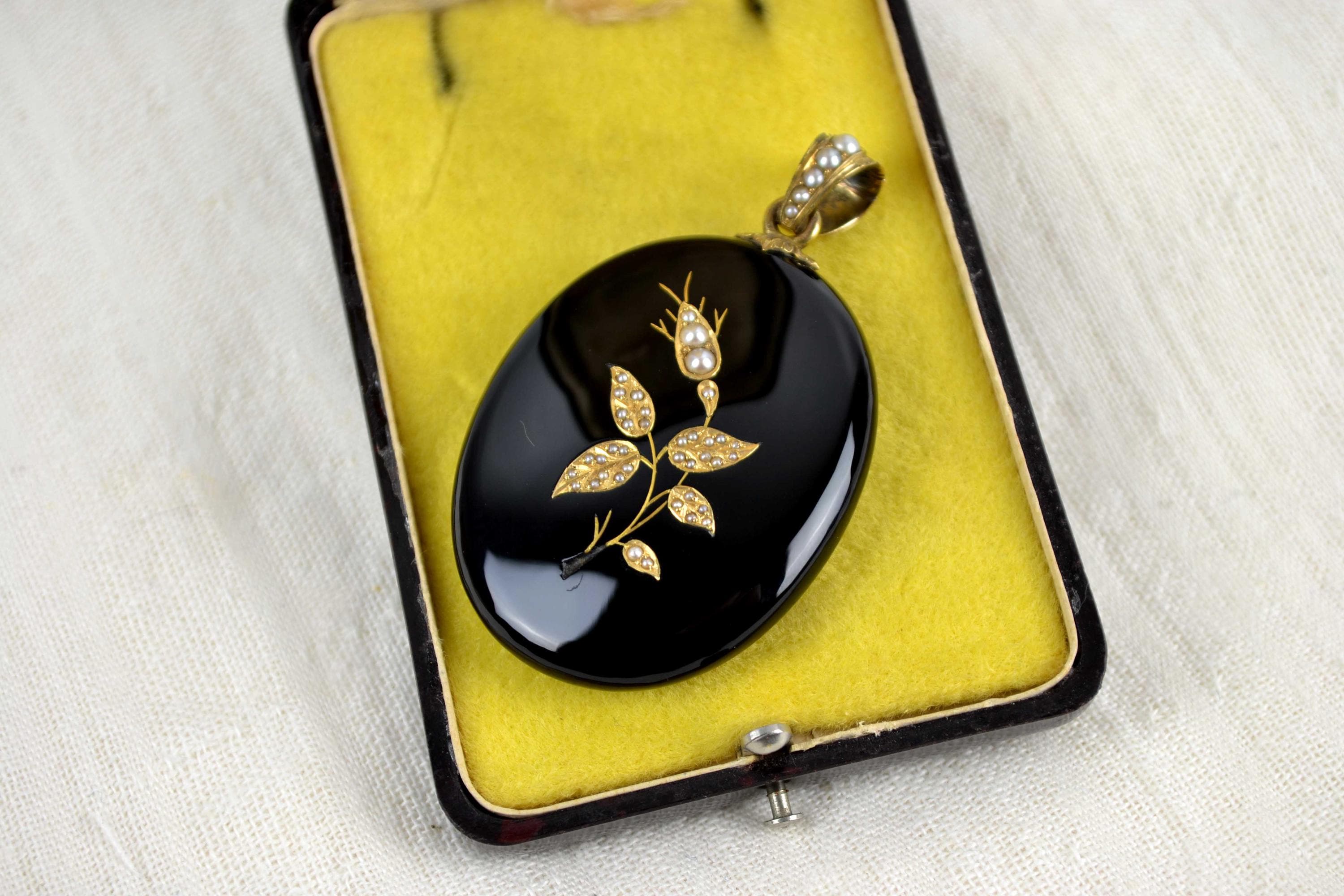 Ancien Pendentif Médaillon Avec Photo Militaire - Bijou De Collection