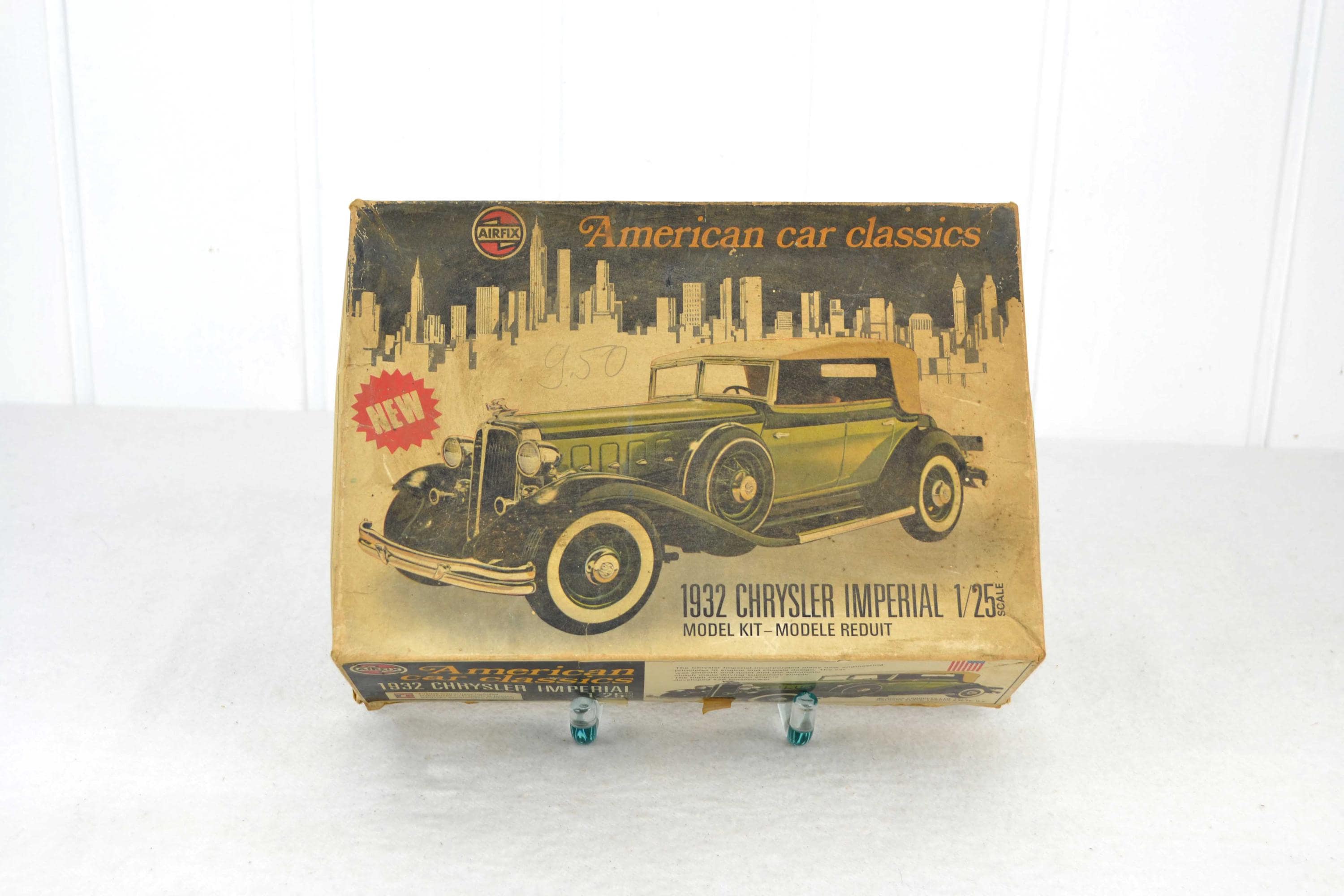 AIRFIX Model Kit 1932 Chrysler Imperial Model Kit 1981 80s