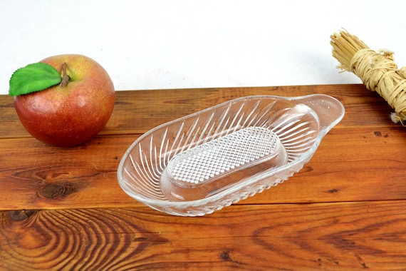 Apple Grater Garlic Grater 30s 40s Pressed Glass Art Deco Glass Vintage  Design Garlic Country House Brocante Kitchen Decoration 