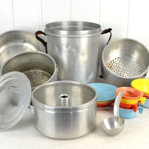 DDR camping dishes PGH metal pusher & belter hall vintage design dishes aluminum pot plates cups 50s mid century