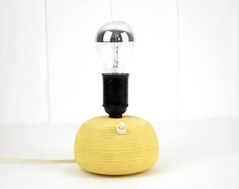 kleine Tischlampe 50er Jahre mid century Tischleuchte mit Keramikfuß Pottery Lampe Leuchte Design Rockabilly 60er Nachttischlampe