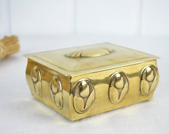 Cigar tin brass tin humidor 30s cigarette tin acorn relief vessel storage vintage design art deco decoration box