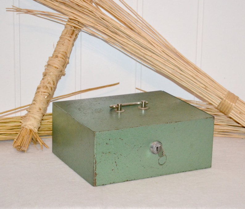 Vintage Cash Box 50s 60s Money Box Cash Register Rustic Safe Etsy