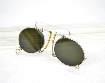 rares lunettes de soleil pince-nez Zwicker verres teintés verdâtres foncés vers 1860 1880 ovale rond antique