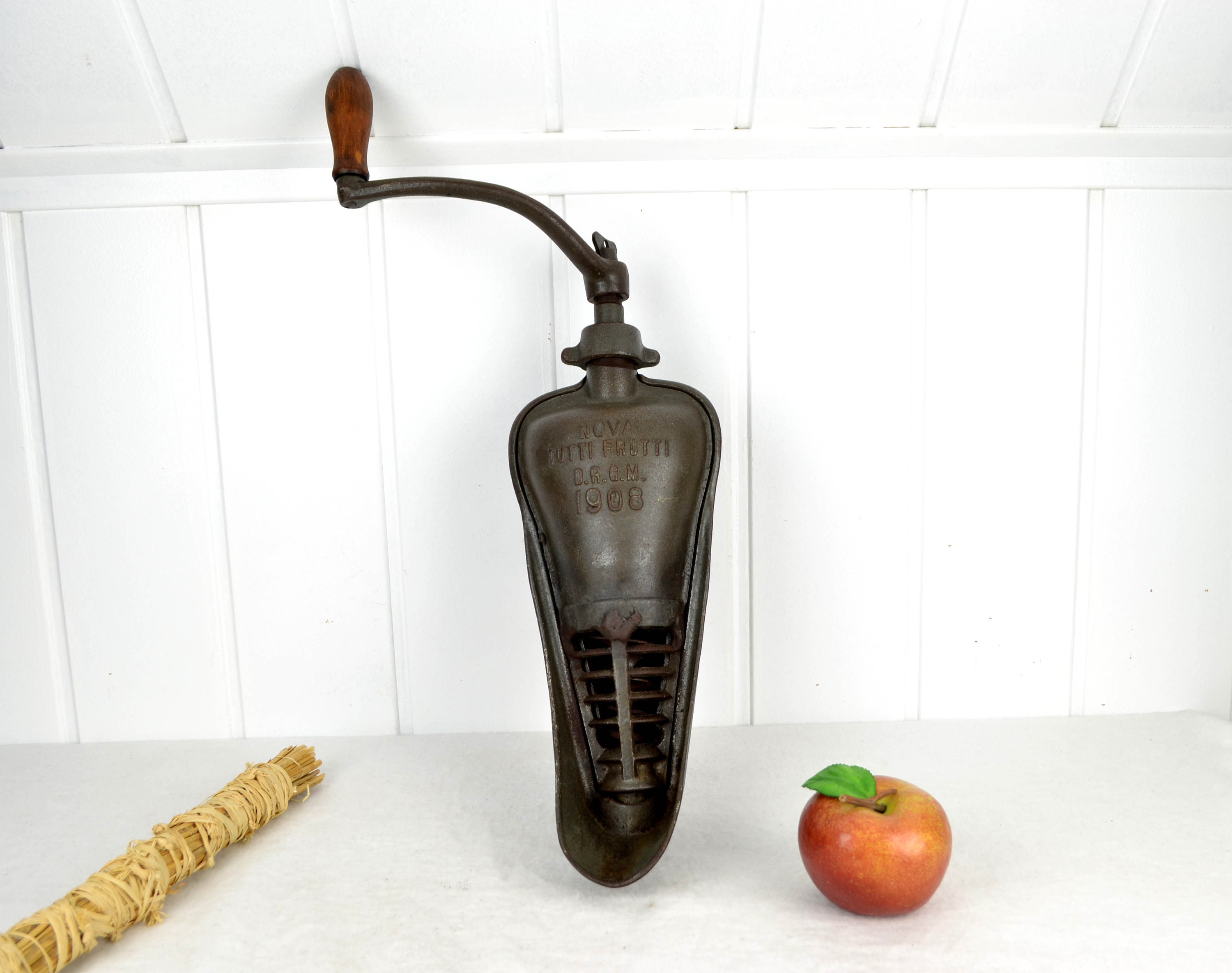 Nova TUTTI FRUTTI Juicer DRGM 1908 Defect Decorative Object Antique Press Juicer Fruit Press Country House Decoration Kitchen Cast Iron - Etsy Nova TUTTI FRUTTI Juicer DRGM 1908 Defect Decorative Object Antique Press Juicer Fruit Press Country House Decoration Kitchen Cast Iron - Etsy