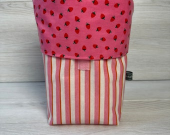 Lunch bag, oilcloth, Au Maison Lines Pink Orange and Strawberries Pink Red / New design 2023