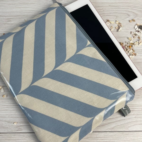 iPad bag, travel case, travel documents, travel documents, oilcloth Au Maison Henry Blue