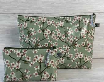 XXL toiletry bag and cosmetic bag in a set!