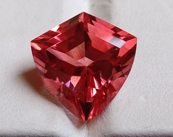 Padparadscha Sapphire Doublet Gemstone: 10ct Shield Cut (15X15X10mm)