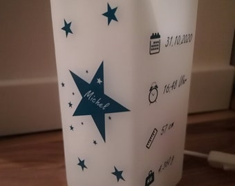 personalisierte Lampe mit Sternen und Name