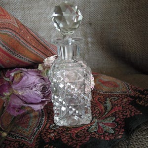 Antique Cut Glass Perfume Bottle/Cut Glass Perfume Bottle/Antique Perfume Bottle