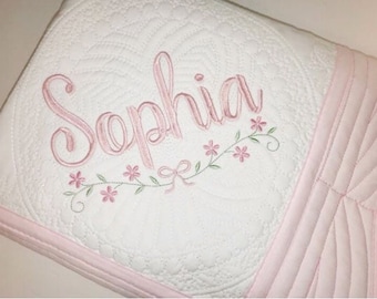 Gepersonaliseerde baby-erfstukquilt | Aangepaste naam en geboortedatum | Handgemaakte aandenkendeken | Cadeau kinderkamerdecoratie