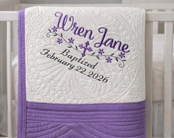 Personalisierte Taufe Quilt für Baby Mädchen, christliche Taufdecke, Erbstück Baby Quilt mit Name & Datum, Taufgeschenk von Paten