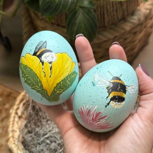 Hand Painted Vintage Ceramic Bumble Bee Eggs Farmhouse Decor (LARGE)