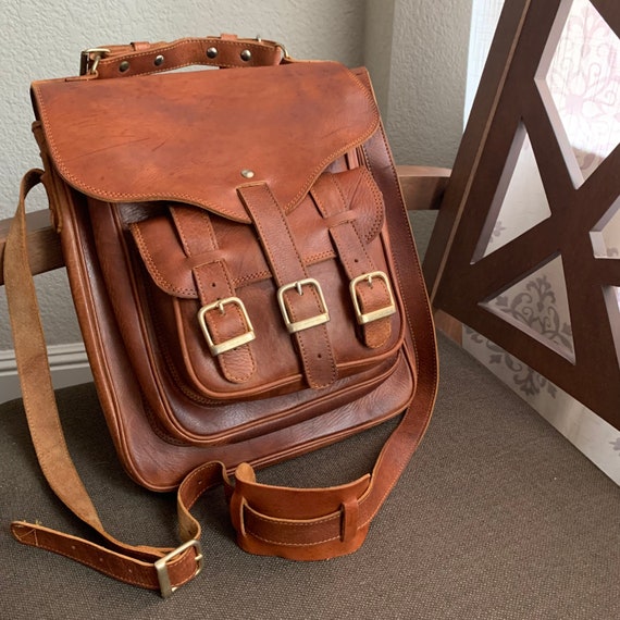 VTG leather messenger crossbody bag