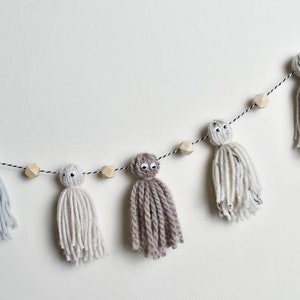 Neutral Ghost Tassel Garland | Halloween Yarn Garland | Boho Garland | Vintage Halloween Decor