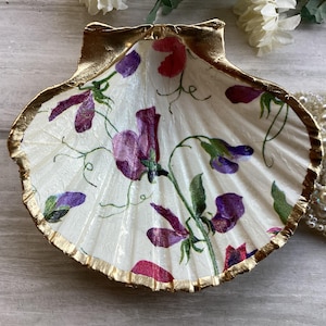 Emma Bridgewater Sweet pea design. Scallop Shell dish. Gold Jewellery dish. Trinket holder. Gold Pot Pourri holder.