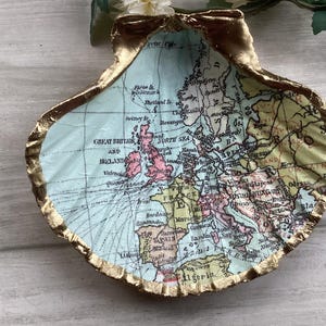 Porte-bijoux carte ou coquillage de l'Europe. Carte du Royaume-Uni. Cadeau pour les voyageurs. Cartes. Plat à bijoux en feuille d'or. Porte-bijoux. Support pot pourri.