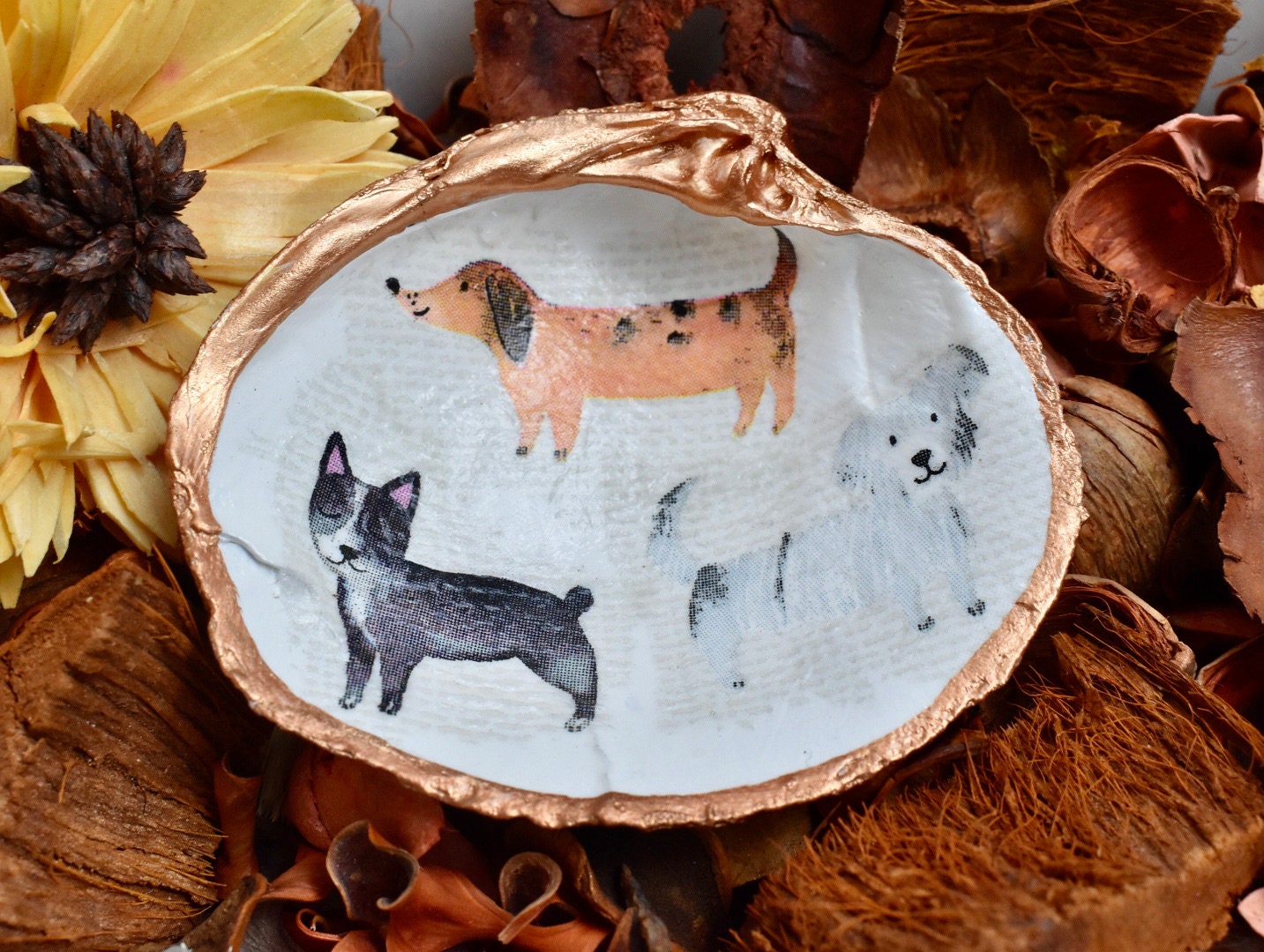 Hunde ornament. Decoupaged Muschel. Schmuckhalter. Bemalte Etsy