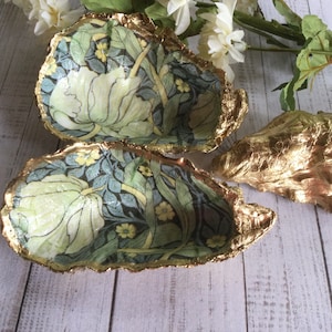 William Morris Pimpernel Oyster Shell Ornament: Gilded Decoupage Decoration
