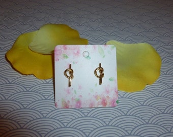 Mini boucles d'oreilles clous "noeud d'amour"... cadeau symbolique