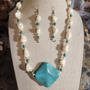 Handmade Pearl Necklace: Turquoise & Freshwater Pearls
