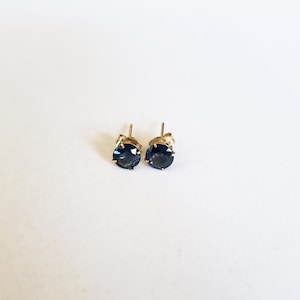 14K Yellow Gold Blue Sapphire 5mm Stud, Birthstone Stud, Gift for Her