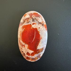 Mexikanischer Feueropal-Cabochon 48 x 28 mm, ca. 84,28 Karat (GTG-MFO-14)