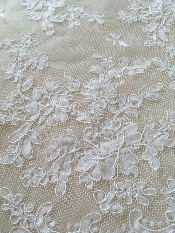Veil lace Bridal lace French Lace Wedding Lace Offwhite lace fabric White Lace Lingerie Lace Embroidered lace Alencon Lace B00143