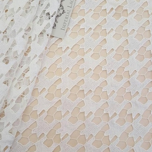 Tissu dentelle ivoire, dentelle française, dentelle brodée, dentelle de mariage, dentelle de mariée, dentelle de voile, dentelle de lingerie dentelle de Chantilly, B00178