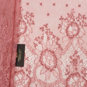 Lila Spitzegewebe , Französisch Spitze, bestickter