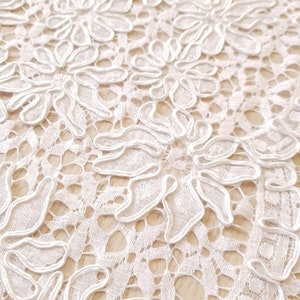 Elfenbein-Spitzenbesatz, Spitzenbesatz, Dessous-Spitze, Hochzeitsspitze, Brautspitze, französische Spitze, Spitzenstoff MB00163