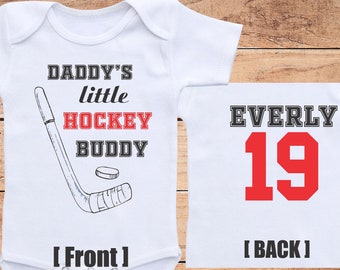 Body de bebé personalizado para hockey - Nombre y número personalizados