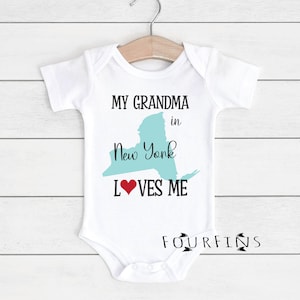 My Grandma loves me onsie- Personalized Grandma baby outfit-Someone in New York loves me baby onesie-Custom State baby onesie-New York onsie