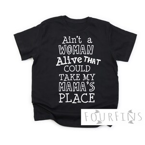 Camiseta infantil engraçada: Não existe mulher como a minha mãe imagem 2
