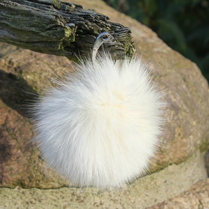 Blaufuchsbommel 9-11 cm Ø Natur Creme-Weiss, Pompom Puschel Pelzbommel Troddel Fellpuschel Taschenanhänger Schlüsselanhänger Mütze Bild 1