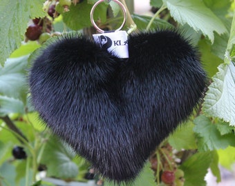 Mink Heart Black 12 Ø with carabiner and ring, fur bag charm, fur pendant, luxury charm, mink heart