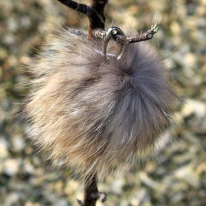 Finnraccoon Bommel Nature 9-11 cm Ø Fur pompom Pompom Puschel Fur pommel bag charm Taschenbaumler fur pompom image 5