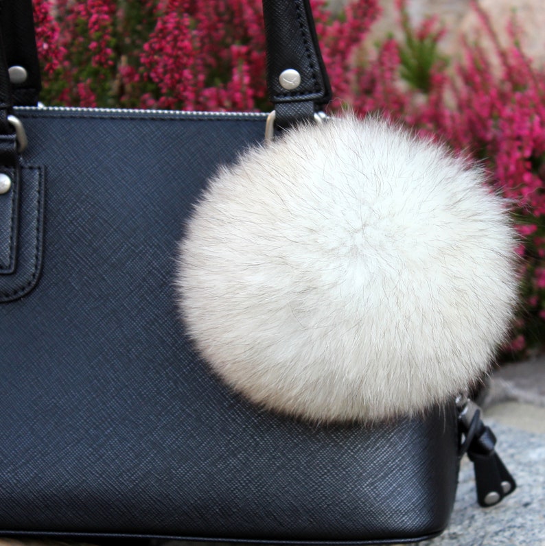 Blu Fox Bommel 9-11 cm Ø Natural cream white, pompom Puschel fur Bommel tassel fur puff bag pendant keychain zdjęcie 2