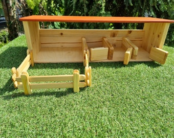 Horse stable with 4 stalls and 3 fences, 60 cm long