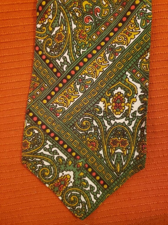 Vintage 1970s Green Patterned Necktie - image 3