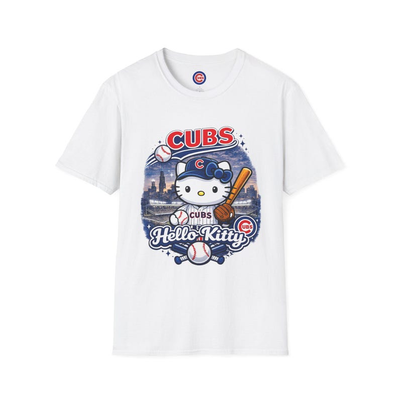 Camiseta de Hello Kitty de los Chicago Cubs / Camiseta de béisbol de Chicago / Camiseta con el horizonte del Wrigley Field / Ropa adorable para aficionados al béisbol / Camiseta unisex para el día del partido imagen 2